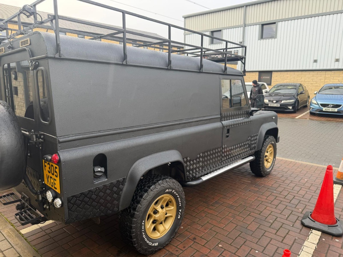 1988 Land Rover Defender 110 Image 2